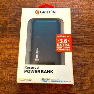 Griffin Reserve Power Bank's capacity & charging capability 9,000 mAh 3.6 Extra